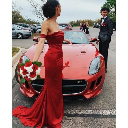 Vintage Long Satin Red Off Shoulder Prom Dresses Strapless Lace Up Back Sweep Train Abendkleider Robes de Soirée for Women