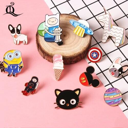 TQ 1PCS Mix UFO Astronaut cat dog pattern Penguin Cartoon metal badge pins Cute Lapel pins Kawaii Brooches Animal jewelry nw3