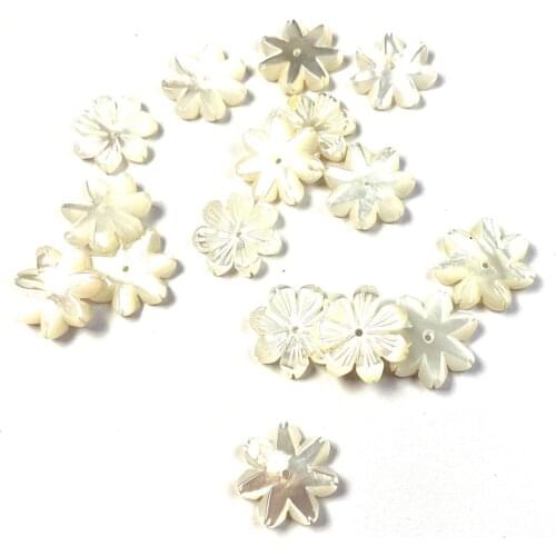 2pcs Carven White Shell Flower Pure Natural Material Petals 3D Flower Beads for Handmade Necklace DIY Jewelry Making