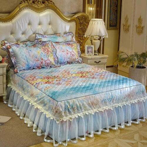 Korean Princess Lace Bedspreads Quilted Thickened bedspread Bedskirt Printed Floral Fitted Sheet with Pillow Covers 3pcs