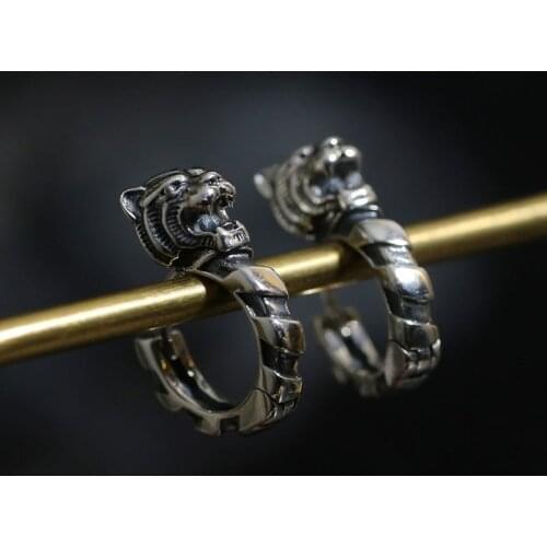 New Retro Style 92 Sterling Silver Earrings Tiger Carved Hollow Earrings Hip Hop Personality Original Design Jewelry Accessories