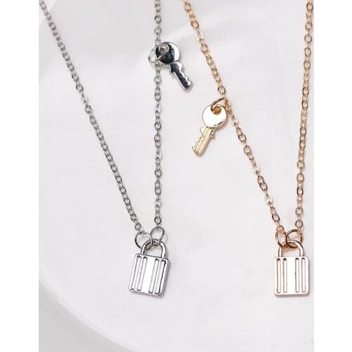 2020 Fashion Female Necklace Simple Creative Key Combination Clavicle Chain Necklace Retro Classic Alloy Pendant Jewelry Gift
