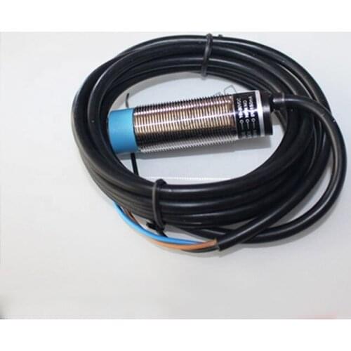 ROKO sensor SC1808-KP2 round proximity switch SC1808-KP2 DC three-wire sensor one year warranty