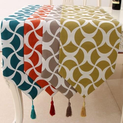 Morden style table runner wholesale embroider sequin table runner for wedding hotel dinner partyChirstmas party wedding Decor