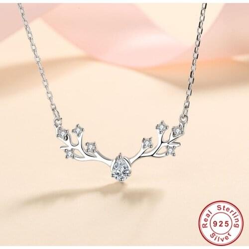 Geoki Luxury 925 Sterling Silver 0.35 Carat Perfect Cut Passed Diamond Test D Color Moissanite Deer Shape Pendant Necklace
