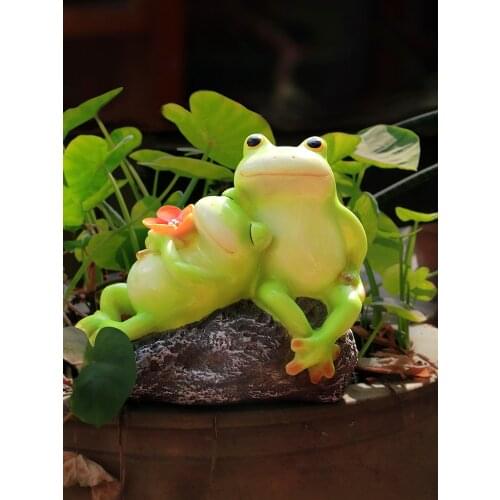 Cute Couple Frog Ornaments Creative Resin Simulation Animal Miniature Figurines Fairy Garden Living Room Kawaii Home Decoration