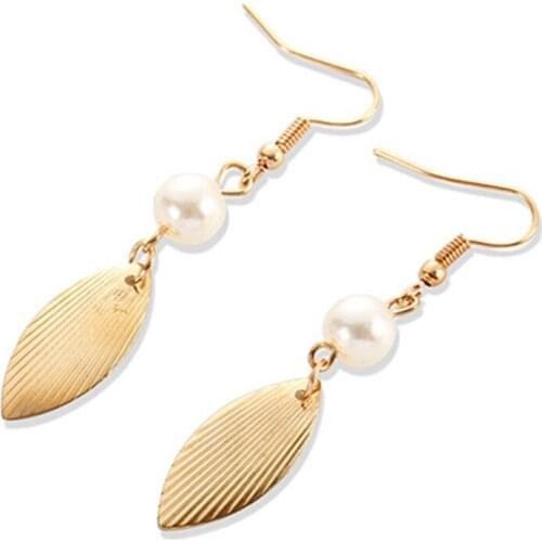 Simple leaf imitation pearl earrings for womens fashion jewelry Zinc alloy earrings Exaggerated Aros Brincos gold