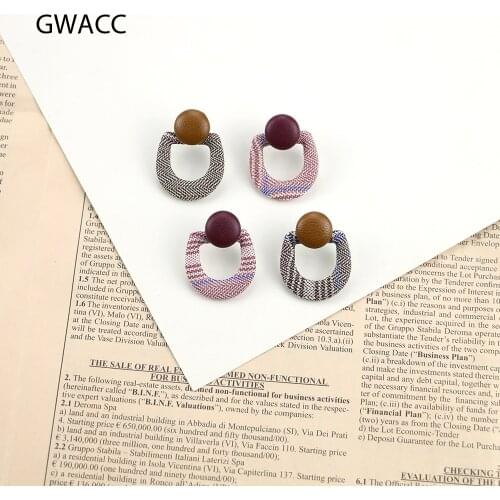 INKDEW Trendy Plaid Striped Stud Earrings For Women Lock Shape Small Earrings Autumn And Winter Personality Jewelry Gift boho