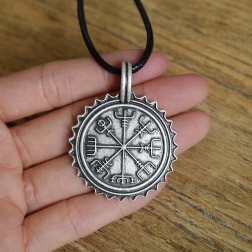 Viking Vegvisir Compass Pendant Necklace Nordic Scandinavian Mens Jewelry