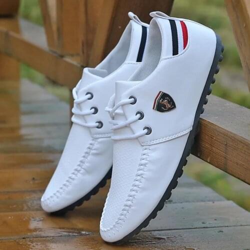 2021 Breathable Non-Slip Lightweight Mens Driving Shoes Summer New Style Comfortable Pea Shoes Fashion British Sports Shoes Men
