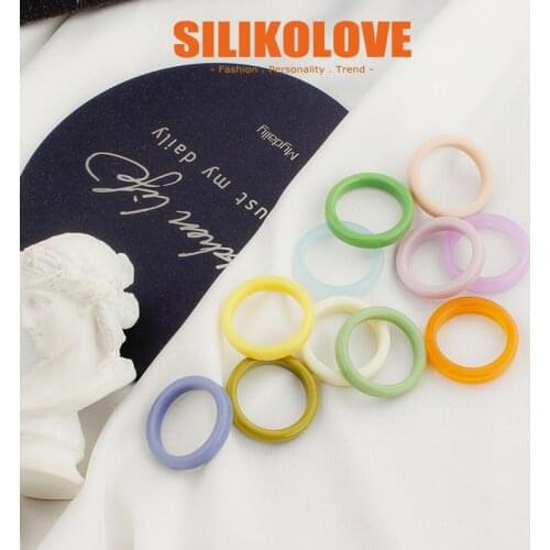SILIKOLOVE Personality Solid Color Acrylic Rings for Women Macaron Color Ladies Finger Ring Anillos Mujer