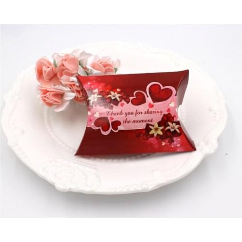 European Red Hearts Fower Cute Small Pillow Shape Candy Box Paper Fold Wedding Favor Party Guest Gift Party Valentine Day Decor