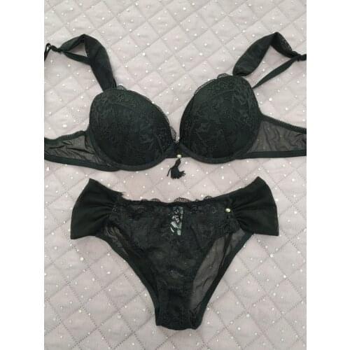Luxury Deep V Thin Thick Bra and Panty Sets Sexy Push Up Gathering Lace Aesthetic Underwear Lingerie Hanging Ear Mesh Panties