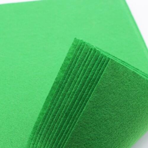 30*30cm Green Felt Fabric For Scrapbooking DIY Cloth Felts Fabric For Needlework Felt Craft 1MM Thick 10 PCS Tissu Feutrine