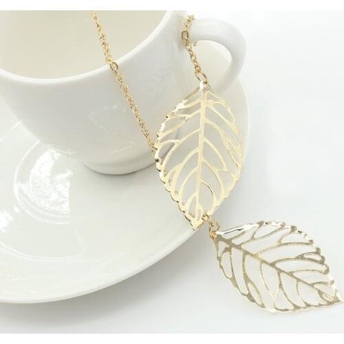 Miuoxion Wholesale Fashion Simple Jewelry Small Circle Cross Leaf Necklace For Women Feature Namour Charm Gift