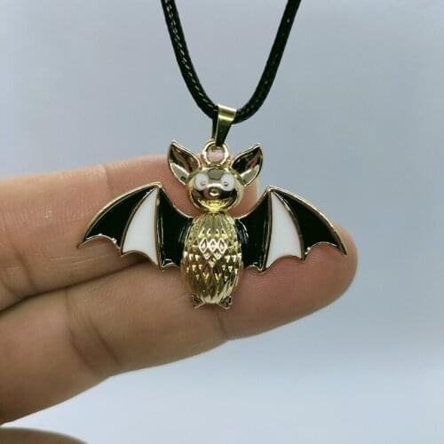 Yungqi Gold Animal Bat Pendant Necklace Metal Goth Fashion Jewelry Men Women Rope Necklace Punk Halloween Costume Charm Jewelry