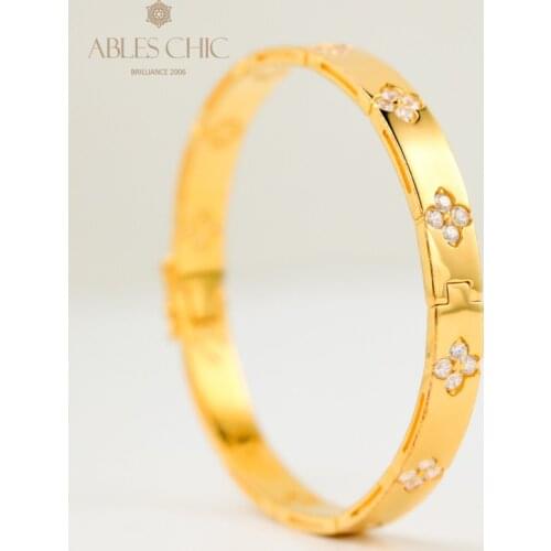 18K Gold Tone High Polished CZ Clovers Bangle 925 Silver Dazzling 5A Zircons Flower Clasp Wedding Bridal Bracelet C11B2S2203707