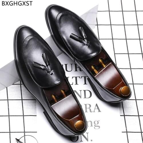 Business Shoes Men Luxury Designer Shoes Men High Quality Black Mens Leather Shoes Italian Loafers Tassel Chaussure Homme Sapato