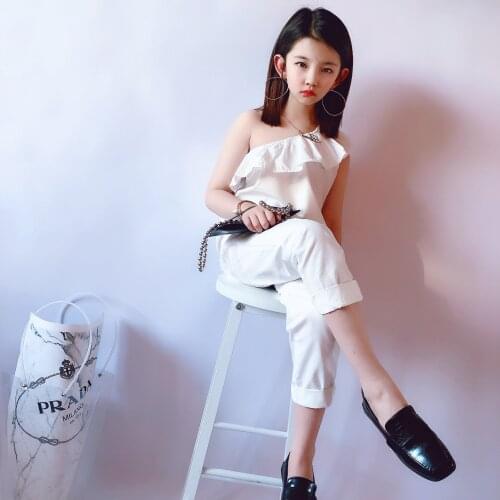 2021 Summer New Girls Personality Fashionable Suit Childrens Ruffled Shoulder Tube Top Nine-point Pants Two-piece Suit