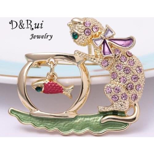 Cute Kitty Brooch Pin Fish Bowknot Cat Tank Brooches Badges for Women Animal Pins Clothes Metal Vintage Jewelry Christmas Goods