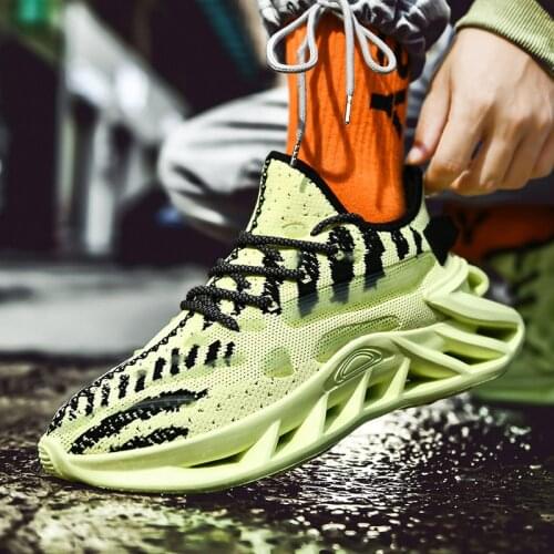 2021 New Trend Men Comfortable Casual Sneakers Fashion Platform Shoes Man Designer Trainers Breathable Sneaker Black White Shoes