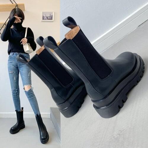 Leather boots Chelsea female in the fall and winter of 2020 large base pipe boots their Martin boots for womens shoes