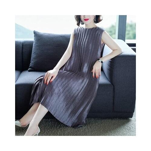 HOT SELLING Miyake fashion fold soild sleeveless o-neck Light-sensitive fabric bi-directional pleating A-Line dress IN STOCK