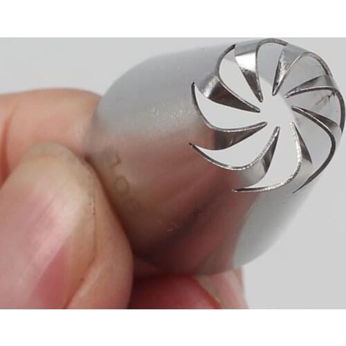 1Pcs 304 Stainless Steel Silver Kitchen Gadgets Multi Purpose Steamed Bun Shape Cookies Supplies Slanted 8-tooth Fondant Decor