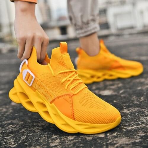 Mens summer casual shoes mens sneakers Fashionable and comfortable large size mens casual sports shoes 36-46