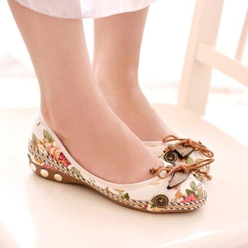 New Round Head Flat Shoes National Wind Shallow Mouth Floral Vintage Flower Comfortable Soft Bottom Shoes Sen womens Shoes