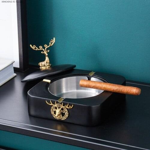 Black Gold Deer Head Ashtray Office Decoration Accessories Household Windproof Ashtray with Cover Portable Resin Ashtray