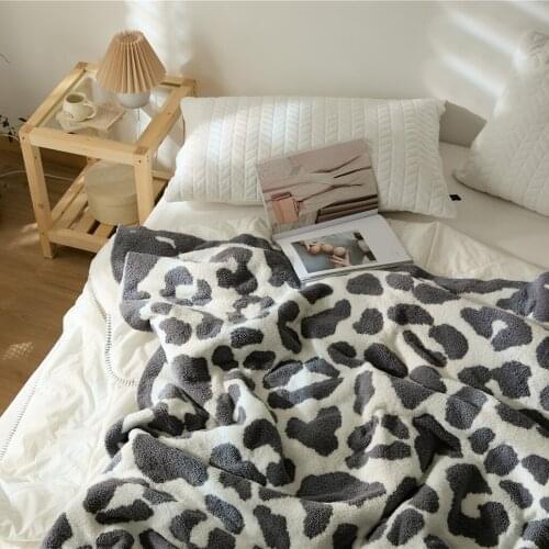 Simple Fashion Cow Print Blanket Soft Office Nap Throw Home Decor Bedside Bedsread Fleece Fabric Air Conditional Summer Blanket