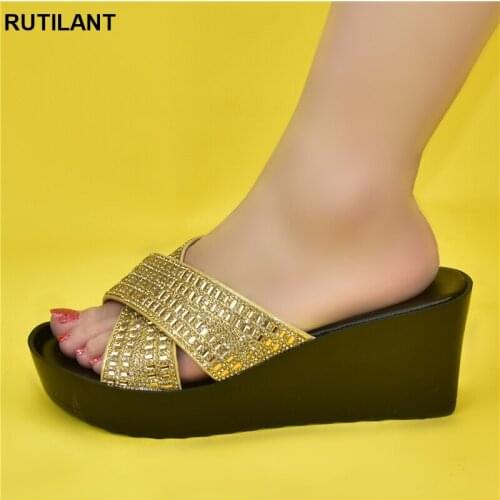 New Fashion Ladies Dress Shoes Italian Women Wedding Shoes Decorated with Rhinestone Plus Size Women Shoes 42 Closed Toe Heels