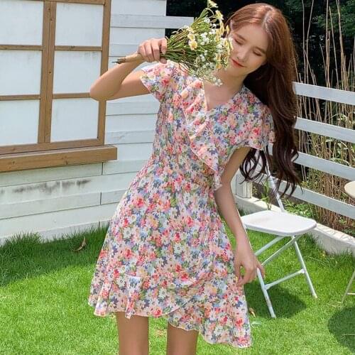 2020 Women\s V-Neck Floral Print Fashion Fresh Sweet Beach Style Asymmetrical Short Sleeve Dresses