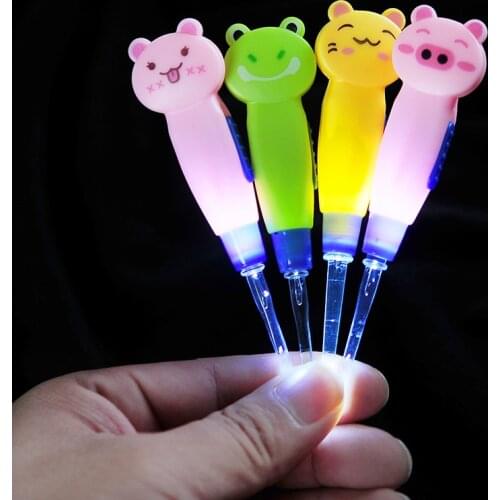 2pcs/lot Baby Care Ear Spoon Light Child Ears Cleaning with Light Wholesale Earwax Spoon Digging Luminous Dig Ear Cartoon Spoon