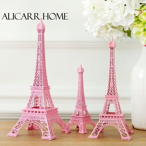 The model of Paris Eiffel Tower decoration decoration pink send his girlfriend a gift gift