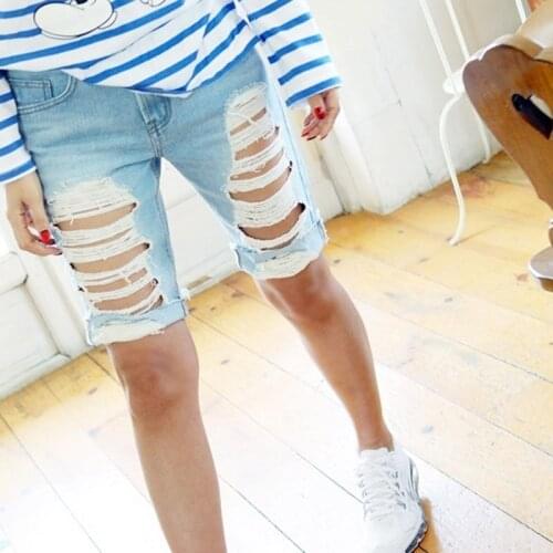 2021 New Knee length Denim Shorts Women Vintage Short jeans Ripped distressed high waist shorts femme Oversized Pants