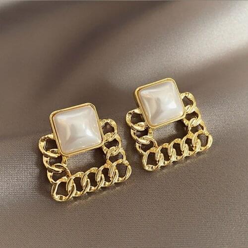2021 Baroque Imitation Pearl Temperament Restoring Ancient Ways Geometry Earring Women Fashion Accessories Stud Earrings