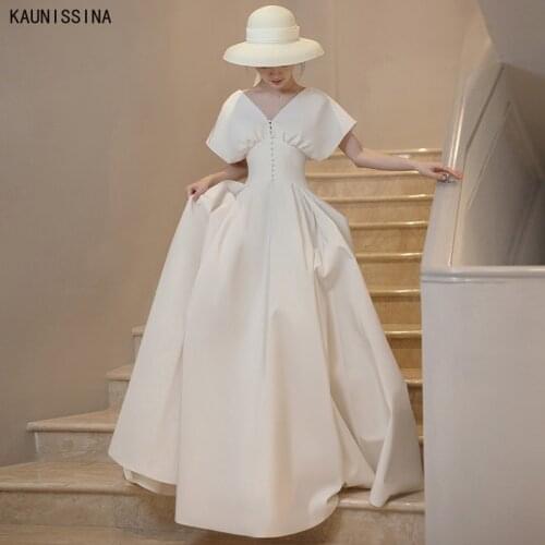 KAUNISSINA A-Line Wedding Dresses Satin Butons V-Neck Short Sleeve Princess Vintage Bridal Gown Vestidos De Noiva Marriage Dress