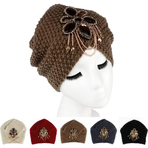 New Fashion Ladies Metal Jewel Accessory Winter Warm Floral Turban Soft Knit Headband Beanie Crochet Headwrap Women Cap