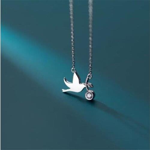 925 Sterling Silver Jewelry Fresh Glossy Cute Bird Round Single Diamond Pigeon Fashion Sweet Animal Necklaces N095