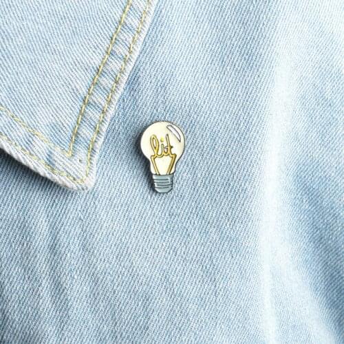 Creative Cartoon Light Bulb Brooch Jewelry Fashion Enamel Lapel Pin Bulb Brooches Ladies Denim Jackets Accessories Gift
