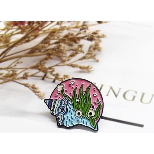 Fashion Creative Cartoon Eyed Conch Dripping Oil Brooch Happy Conch Spouting Bubbles The Sea All-match Backpack Badge Accessory