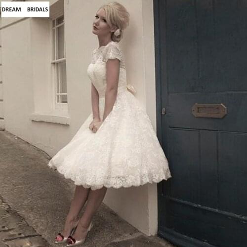 Short Lace Wedding Dresses Knee-Length Short Sleeves Vestido De Noiva Louisvuigon Bridal Gown Casamento