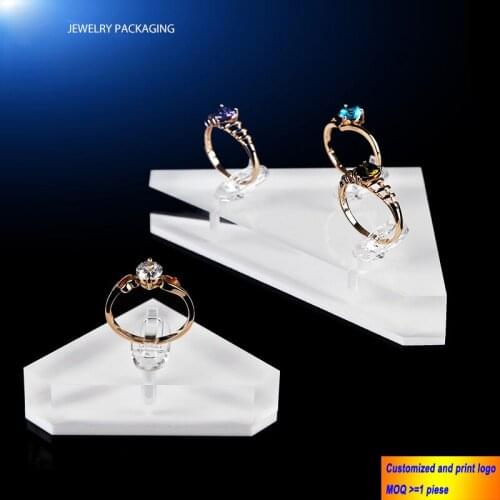 Hot Sale Acrylic Crystal Triangle Ring Organizer Ring Display Stand Ring Holder Ring Case Jewellery Case Jewelry Tray