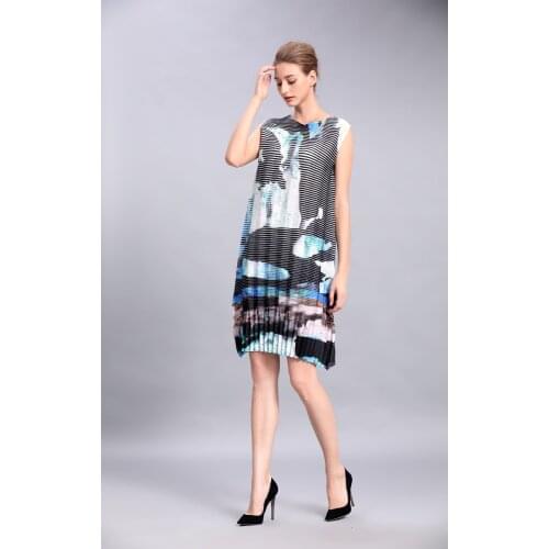 HOT SELLING Miyake Print dress sleeveless round collar fold BUD dress fashion IN STOCK