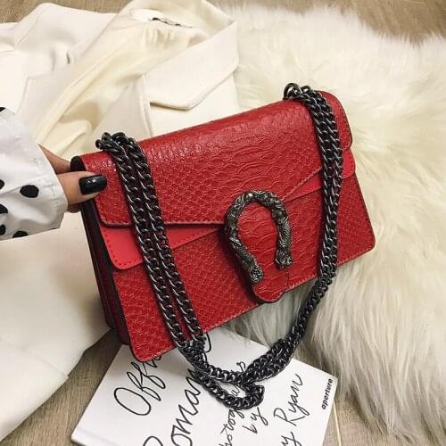 2019 New Shoulder Bag Chains Messenger Bag Fashion Girls Casual Handbag Simple Leisure Personality Small Square Women Bag