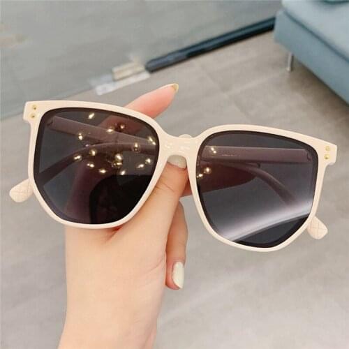 2021 New Big Frame Round Women Sunglasses Man Simple Fashion Vintage Design Sun Glasses Classic Plastic Sun Eyewear Uv400