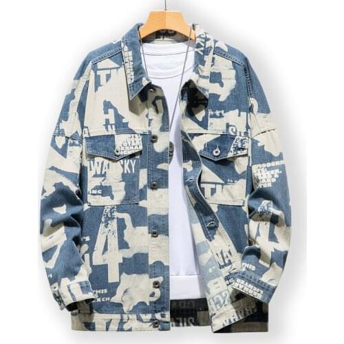 Hip Hop Printing Letter Denim Jacket Men Light Blue Fashion Casual Loose Dance Skateboard Locomotive Coat Streetwear 4xl 5xL