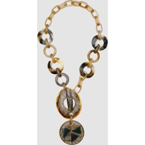 Amorita boutique fashionable design acrylic circle pendant necklaces